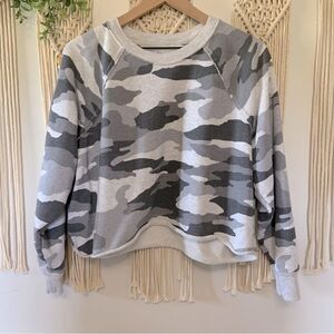 AERIE Gray Camo Cropped Raw Hem Sweatshirt Small